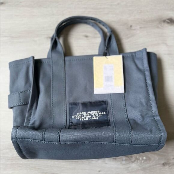 MARC JACOB’S THE CANVAS
SMALL TOTE BAG BLUE SHADOW 1SZ NWT - Picture 8 of 9